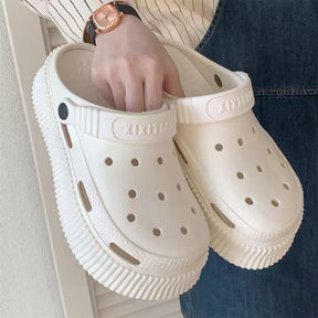 Crocs Classic, Sandália confortável para passar horas em pé sem sentir dores, feito com material super resistentes, essa sandalia é perfeita para quem busca conforto