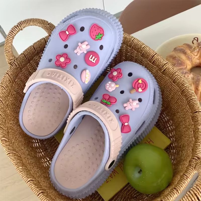 Crocs Classic, Sandália confortável para passar horas em pé sem sentir dores, feito com material super resistentes, essa sandalia é perfeita para quem busca conforto