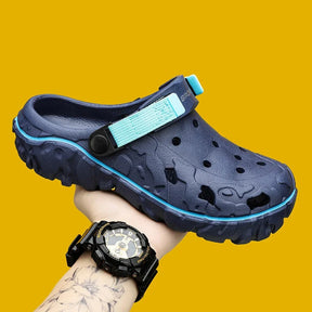 Sandália Crocs, feita com material resistente, super confortavel, perfeito para caminhadas longas, ajuda contra as dores nos pés. Perfeito para homens com estilo