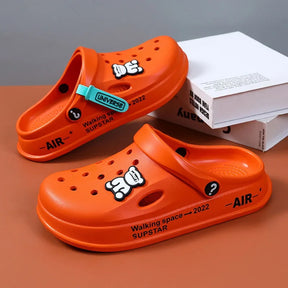 Sandália Crocs animada, super confortavel e macia, perfeita para pessoas que precisam ficar muito tempo em pé, mecanico, medico, enfermeiro etc