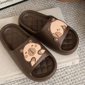 Chinelo Slide nuvem com desenho de capivara, na cor preto, marrom, cáqui e branco, sandalias super confortaveis