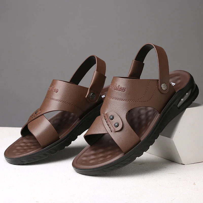 Sandália Masculina em Couro Legítimo - Versus